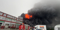 Пожар на складе во Владивостоке локализовали на площади 5 тыс кв м - M24.Ru