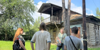 Лето в Красноярске. В рамках городского проекта в саду Крутовского проходят экскурсии школьников - СибГУ им. М.Ф. Решетнева