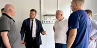 Первый заместитель министра здравоохранения региона Павел Орлов посетил Областной центр хирургии и травматологии, где проверил ход строительства нового модульного приёмного отделения - Министерство здравоохранения