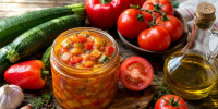 Не лечо, а «Юрча»: кабачки на зиму — вкуснющие, остренькие, не оторваться: только откроешь — уже донышко видно - Pg11.Ru