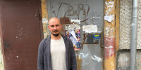 Виталий Гребенников помог отремонтировать подъездный замок в Магадане - ЛДПР