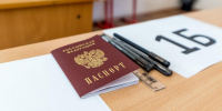 Школьница добилась пересдачи ЕГЭ после обвинения в списывании через камеру в пуговице - M24.Ru
