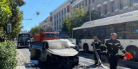 Автомобиль загорелся в пути | Источник: Наталья Костюк / 161.RU - 161.Ru