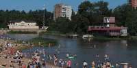 Осторожно: вода! Роспотребнадзор рекомендует купаться только на одном пляже Петербурга | ФОТО Дмитрия СОКОЛОВА - С.-Петербургские ведомости