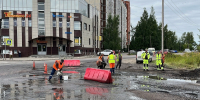 В Коммунаре устраняют дорожные дефекты - Гатчинская служба новостей