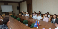 Дети, рисунки которых украсят остановку в мкр. Никельщиков, получили призы - Уфалейский Рабочий