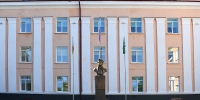 Виталий Королев высоко оценил качество проведенных капитальных работ в школе №3 Нелидово и поручил завершить ремонт спортзала к новому учебному году - Зубцовская жизнь