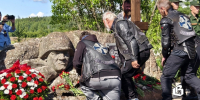 Возложение цветов к мемориалу - Газета Выборг