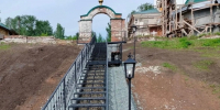 В селе Троицк обновлена лестница, ведущая к храму - Кунгурский муниципальный округ