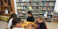 «ИГРОТЕКА НА СТОЛЕ»: В БУРАЕВСКОЙ БИБЛИОТЕКЕ ПРОШЁЛ ЧАС НАСТОЛЬНЫХ ИГР - Бураевский район