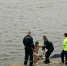 Сотрудники МЧС спасли спрыгнувших с парапета в реку двух нижегородцев - Сетевое издание Живем в Нижнем