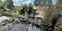 Восемь пожарных тушили горящую баню на ул. Пушкина в Орле - Орловский Вестник
