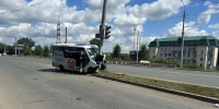 В Оренбурге водитель маршрутки въехал в столб. СК проводит проверку - ProOren.Ru