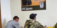 Сергей Ситников подписал постановление о продлении единовременной выплаты контрактникам - Администрация области