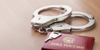 Пьяного мужчину задержали за дебош и сопротивление полиции в центре Москвы - M24.Ru