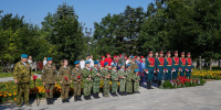В Южно-Сахалинске отмечают годовщину создания воздушно-десантных войск - Администрация г.Южно-Сахалинск