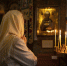 people-lighting-candles-in-church-in-celebration-of-greek-easter - РИА 7 Новостей