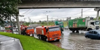 Бригады городских служб начали ликвидировать последствия сильного ливня в Челябинске - Pchela.News