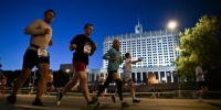 В Москве впервые в истории города пройдет ночной полумарафон "Забег-2030" - M24.Ru