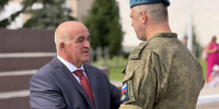 Сергей Ситников на торжественном построении обратился к военнослужащим костромских полков - Администрация области