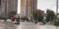 Троллейбусы встали из-за затопленной дороги возле мкр. Октябрьский в Чите - Забайкальский рабочий