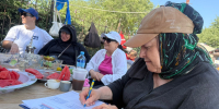 Активисты ЛДПР собрали подписи в поддержку семей на городском пляже Махачкалы - ЛДПР