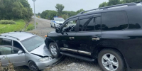 В Приморье Toyota Land Cruiser во время обгона налетел на легковушку - ГТРК Владивосток