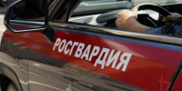 В Пензе сотрудники Росгвардии задержали мужчину, который криками и нецензурной бранью напугал жильцов многоквартирного дома - Росгвардия