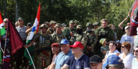 Депутаты Законодательного Собрания Ярослав Фролов и Андрей Биль среди участников и гостей фестиваля. - Законодательное собрание
