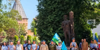 Сила, братство и память: в Смоленске отметили День ВДВ - Единая Россия