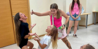 К Международному дню дружбы в «АМЦ «Родина» состоялась командная игра «Круг доверия» для учащихся школы журналистики и блогинга «Медиа Мафия» - Управление культуры