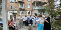 Дорога в никуда: к дому № 15 на улице Яблочкова не проехать из‑за глубоких ям - ЛДПР