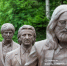Шагающих The Beatles установили около ТГАСУ - News.VTomske.Ru
