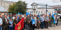 Десантники принимают поздравления. - Администрация г. Шадринска