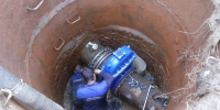 «Костромагорводоканал» устраняет повреждение на водопроводной сети в районе улицы Петра Щербины - Город Кострома
