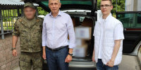 «Мы знаем, что нас помнят»: очередной гуманитарный груз отправился в зону СВО из Советского района - Единая Россия