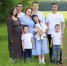 Три многодетные семьи из Кировской области удостоены медали ордена «Родительская слава» - Министерство социального развития