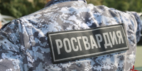В Ленинградской области сотрудники Росгвардии обнаружили пропавшего мальчика с нарушением слуха и помогли ему вернуться домой - Росгвардия