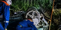 Людей зажало в перевернувшемся авто после ДТП с грузовиком в Ростовской области - DonDay.Ru