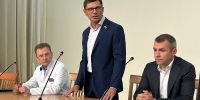 Игорь Антропенко обсудил с коллективом Омской областной больницы развитие регионального здравоохранения - 12 канал