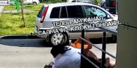 Нападение мужчины на женщину у ЖК под Казанью попало на видео - ИА Татар-информ