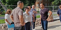 Людмила Нещадим проверила ход работ в спортивном зале МАЯК - Гатчинская служба новостей
