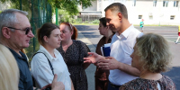 Андрей Кравченко встретился с новороссийцами, обеспокоенными судьбой теннисных кортов по улице Кутузовской - Город-герой Новороcсийск