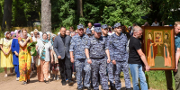 В поселке Пржевальское встретили Крестный ход со святынями - Демидовское благочиние
