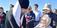 Правящий архиерей совершил панихиду на месте упокоения первого президента Якутии - ИА SakhaTime