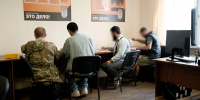 Единовременную выплату контрактникам продлили - ТРК Русь