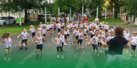 В детских садах Артёма прошли зарядки ко Дню физкультурника. - Администрация Артёмовского городского округа