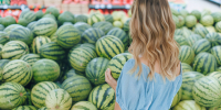 portrait-person-eating-watermelon.jpg - Gorod3466.Ru