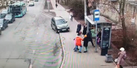 Близняшки и их мать до сих пор восстанавливаются после ДТП на остановке в Пушкине - Neva.Today