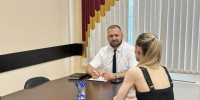 Вчера, 3 августа, и.о. главы управы района Котловка Алексей Борзунов провел личный прием жителей. Встреча прошла в традиционном формате открытого диалога, где каждый смог задать волнующие вопросы и получить на них оперативные ответы. - Район Котловка
